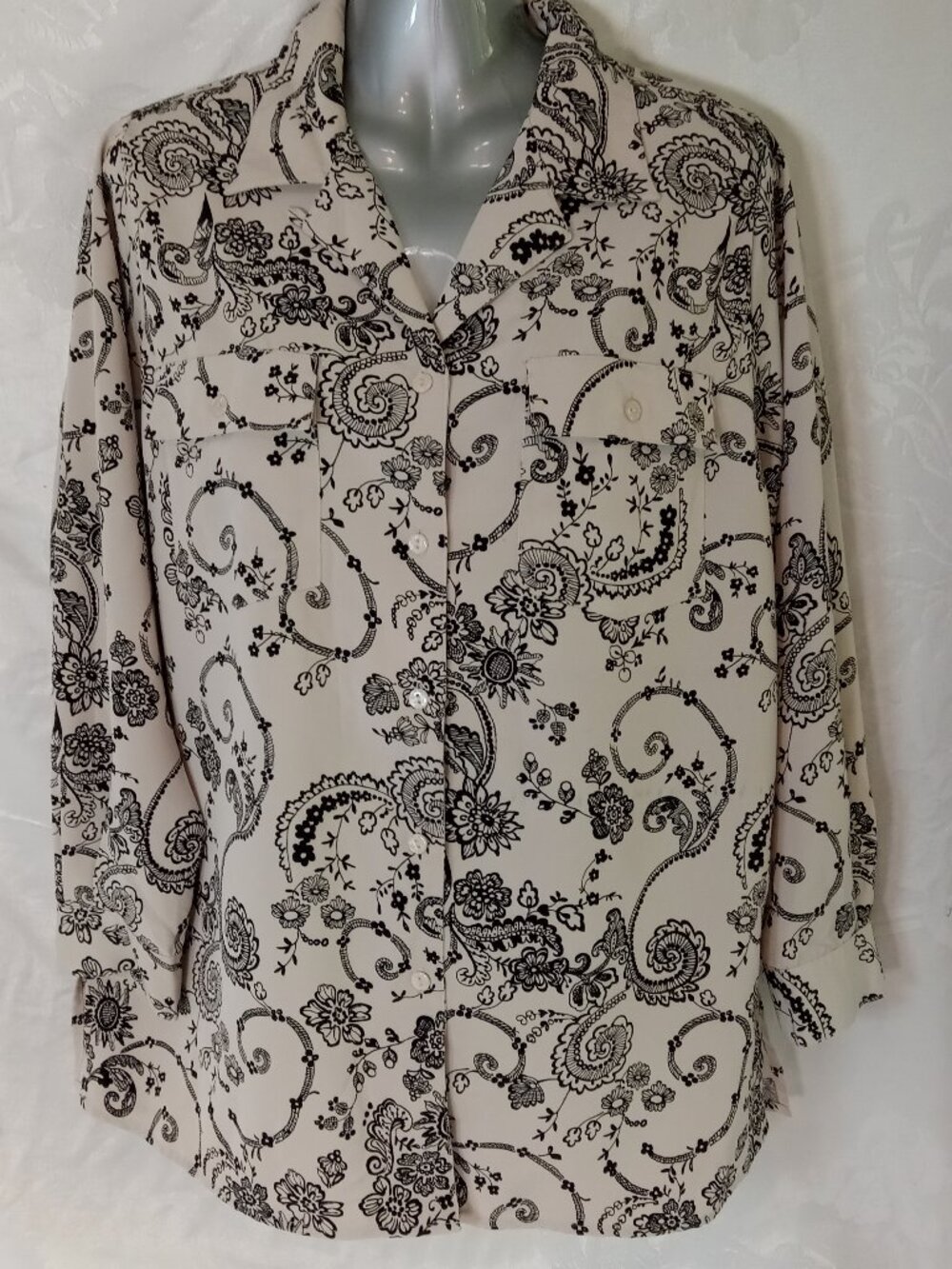 Penmans Women's Size Large 14/16 Blouse Button Shirt Black White Paisley Top
